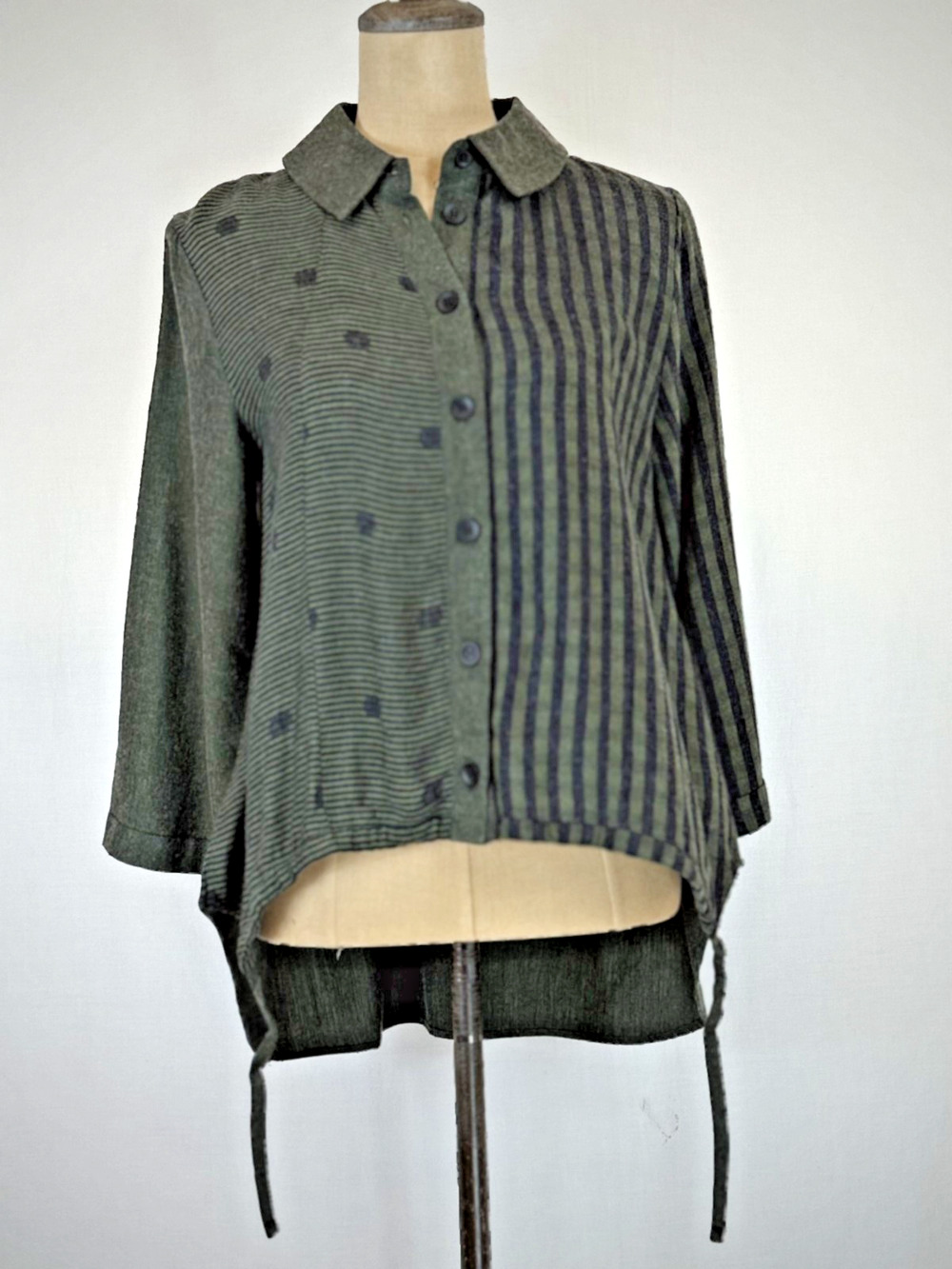 NWT Sassy #13602 Green & Black Striped Woven Button Up Top 3/4 Sleeves S #0240